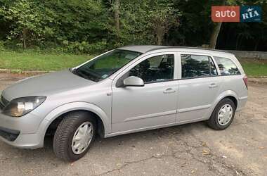 Универсал Opel Astra 2005 в Рава-Русской