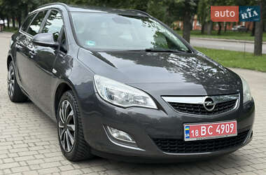 Универсал Opel Astra 2011 в 