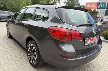 Универсал Opel Astra 2011 в 