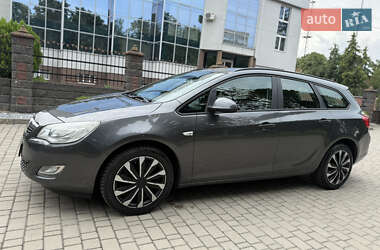Универсал Opel Astra 2011 в 