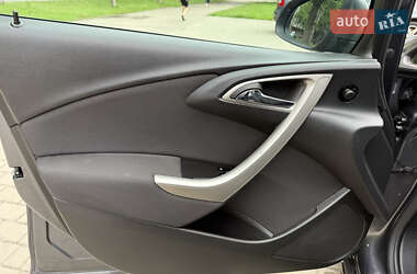 Универсал Opel Astra 2011 в 
