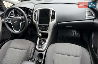 Универсал Opel Astra 2011 в 