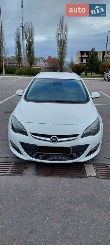 Универсал Opel Astra 2013 в 