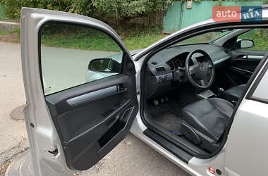 Универсал Opel Astra 2005 в 