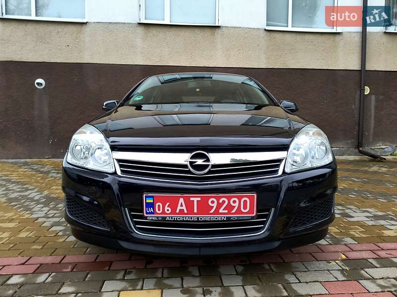 Хэтчбек Opel Astra 2009 в Звягеле