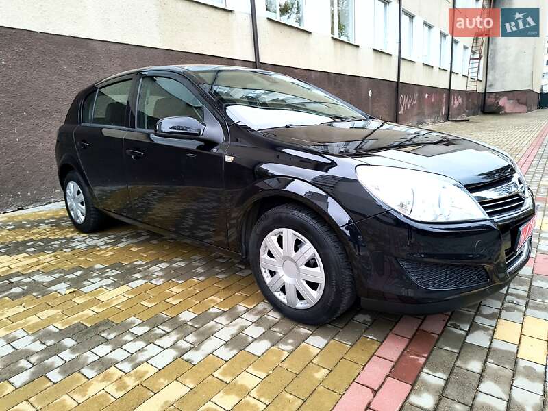 Хэтчбек Opel Astra 2009 в Звягеле