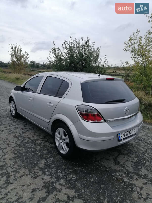 Хетчбек Opel Astra 2009 в Бердичеві