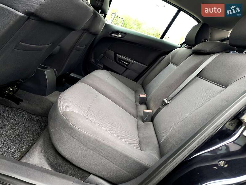 Хэтчбек Opel Astra 2009 в Звягеле