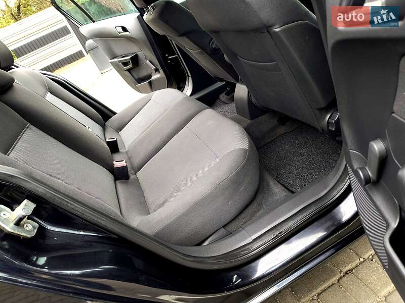 Хэтчбек Opel Astra 2009 в Звягеле