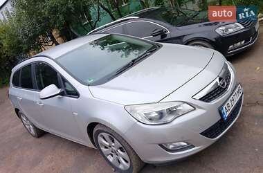Универсал Opel Astra 2012 в 