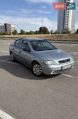 Седан Opel Astra 2006 в Києві