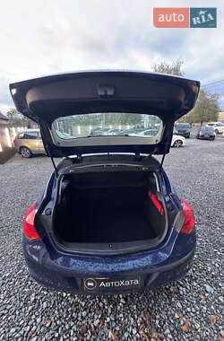 Хэтчбек Opel Astra 2010 в 