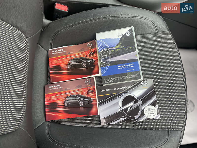 Универсал Opel Astra 2011 в Сумах