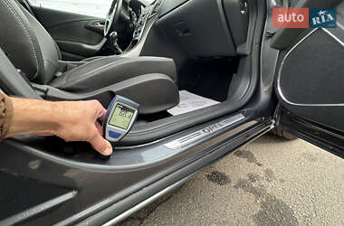 Универсал Opel Astra 2011 в 