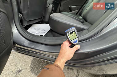 Универсал Opel Astra 2011 в 
