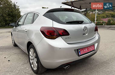 Хэтчбек Opel Astra 2010 в 