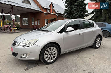 Хэтчбек Opel Astra 2010 в 