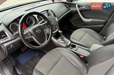 Хэтчбек Opel Astra 2010 в 