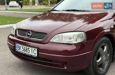 Седан Opel Astra 2008 в 