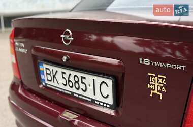 Седан Opel Astra 2008 в 