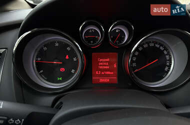 Универсал Opel Astra 2011 в 