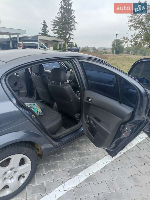 Седан Opel Astra 2008 в Тульчине