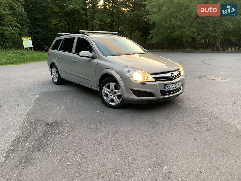 Универсал Opel Astra 2009 в Дрогобыче