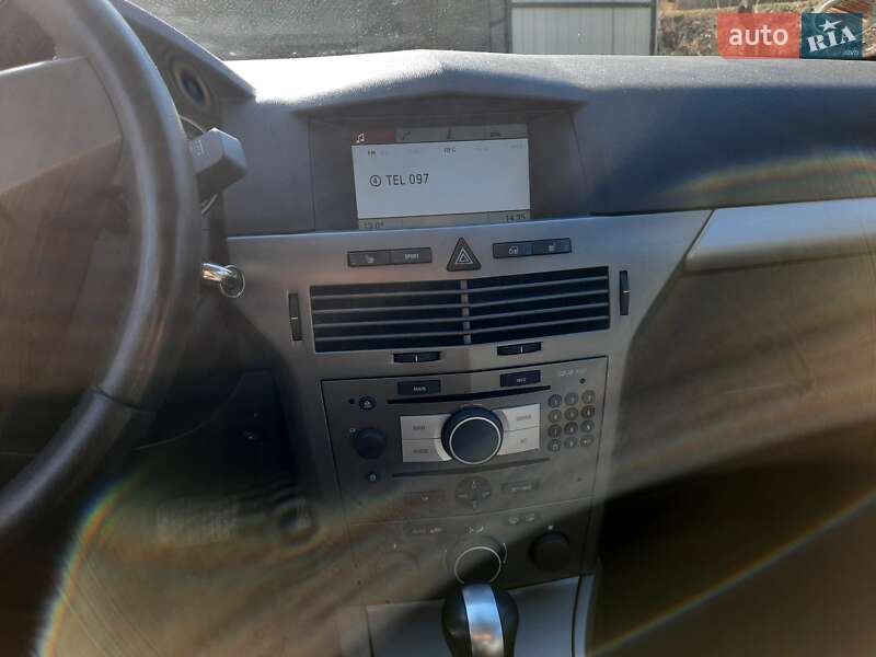 Хэтчбек Opel Astra 2006 в Городенке
