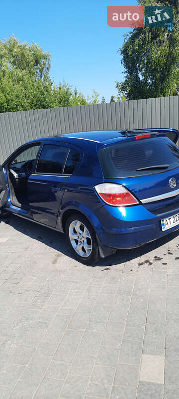 Хэтчбек Opel Astra 2006 в Городенке