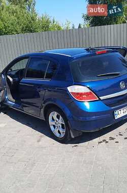 Хэтчбек Opel Astra 2006 в 