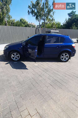 Хэтчбек Opel Astra 2006 в 