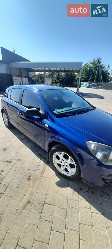 Хэтчбек Opel Astra 2006 в Городенке