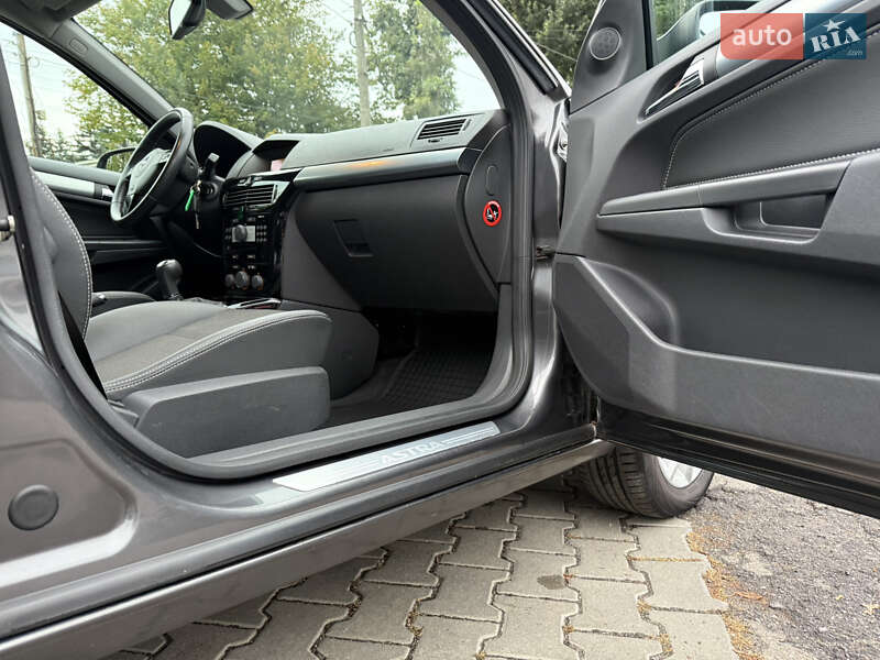 Универсал Opel Astra 2009 в Виннице