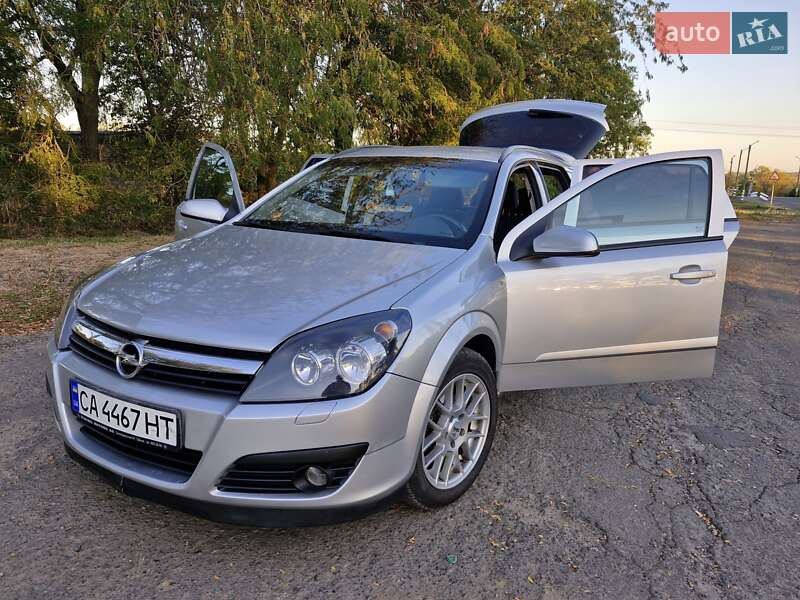 Универсал Opel Astra 2006 в Смеле