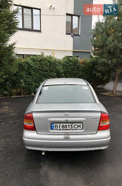 Седан Opel Astra 2005 в 