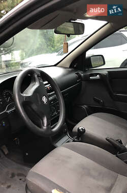 Седан Opel Astra 2005 в 
