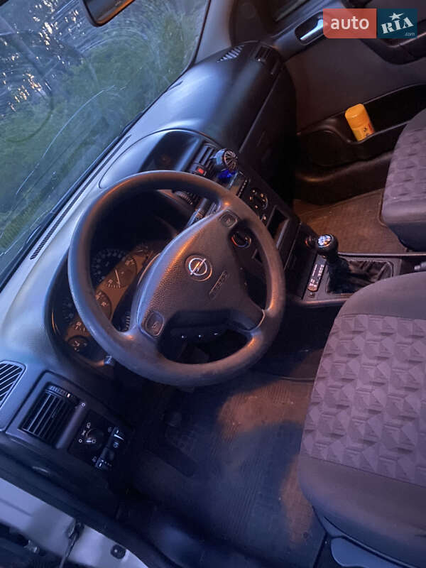 Седан Opel Astra 2002 в Житомире