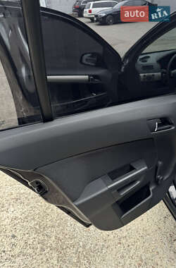 Хэтчбек Opel Astra 2008 в 