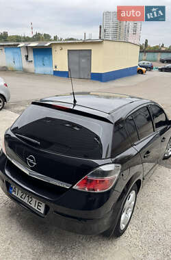 Хэтчбек Opel Astra 2008 в 