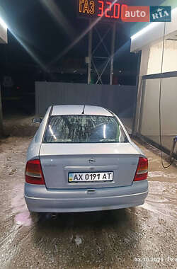 Седан Opel Astra 2004 в 