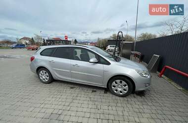 Универсал Opel Astra 2011 в 