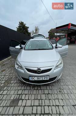 Универсал Opel Astra 2011 в 