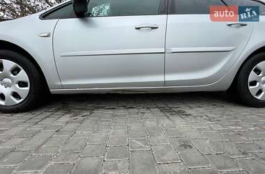 Универсал Opel Astra 2011 в 