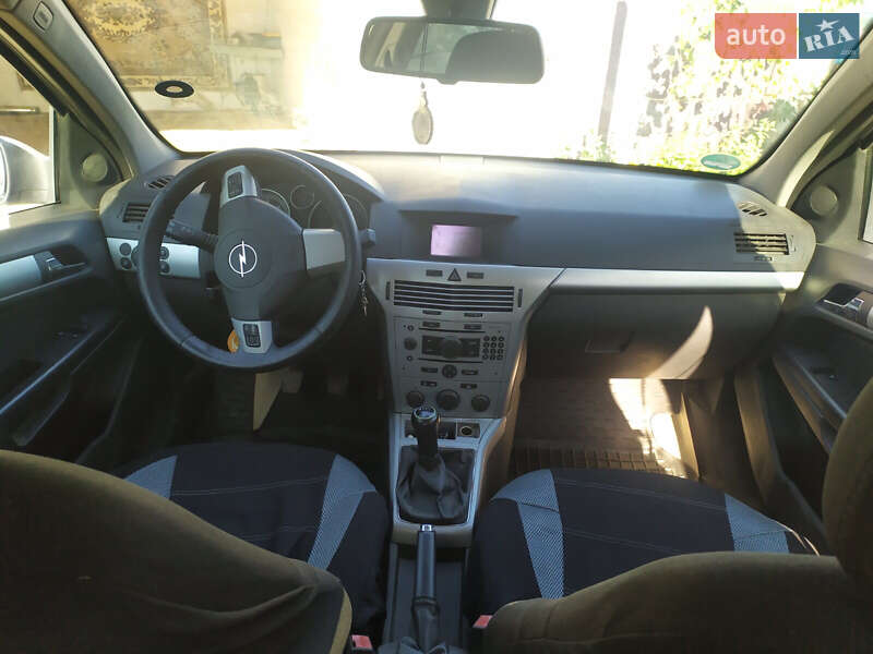 Универсал Opel Astra 2009 в Болграде