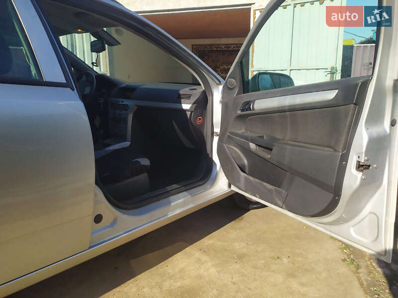 Универсал Opel Astra 2009 в Болграде