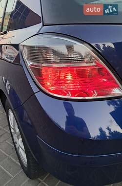 Хэтчбек Opel Astra 2009 в 