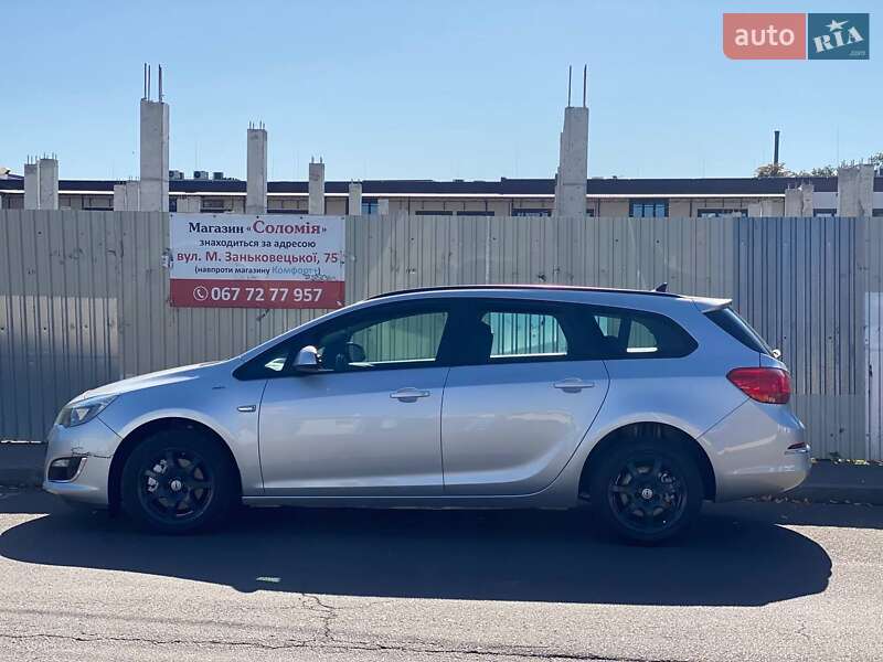 Универсал Opel Astra 2013 в Стрые