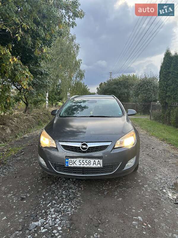 Opel Astra 2012 Opel Astra 2012