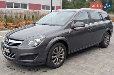 Универсал Opel Astra 2011 в Луцке