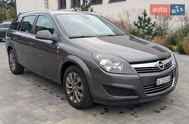 Универсал Opel Astra 2011 в 